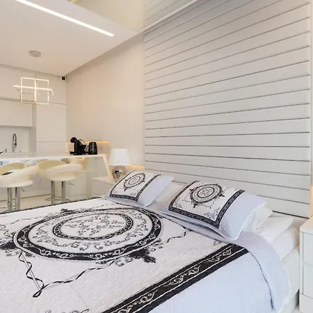 Walowa Bastion Studio With Parking By Renters